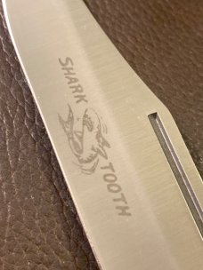 Case XX USA •SS P197 L SSP Shark Tooth Folding Knife With Wood Handles & Brass Bolsters Case XX USA •SS P197 L SSP Shark Tooth Folding Knife With Wood Handles & Brass Bolsters