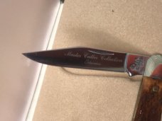 Vintage 1980 Queen Master Cutler Collection Whittler Pocket Knife w/ Beautiful Handles in Display Vintage 1980 Queen Master Cutler Collection Whittler Pocket Knife w/ Beautiful Handles in Display