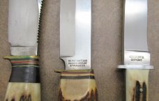 Seven Vintage fixed blade hunting sheath knives in good condition. ............................(786) Seven Vintage fixed blade hunting sheath knives in good condition. ............................(786)