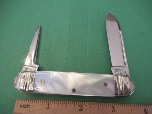Schatt & Morgan Equal End Pearl Cattle with Punch Schatt & Morgan Equal End Pearl Cattle with Punch