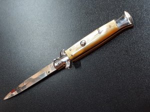 9" Honey  horn Italian Stiletto. Renzo Beltrame 