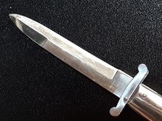 8 3/4" vintage rizzuto estilleto milano. 8 3/4" vintage rizzuto estilleto milano.