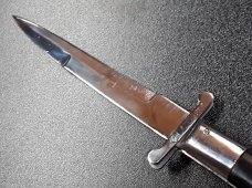 8 3/4" vintage rizzuto estilleto milano. 8 3/4" vintage rizzuto estilleto milano.