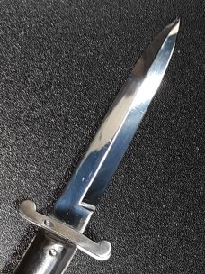 8 3/4" vintage rizzuto estilleto milano. 8 3/4" vintage rizzuto estilleto milano.