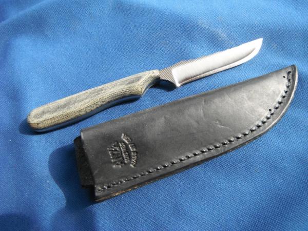 Small Anza Fixed Blade Knife With Original Sheath (#136). Like New. Made in the USA in 2013 Small Anza Fixed Blade Knife With Original Sheath (#136). Like New. Made in the USA in 2013