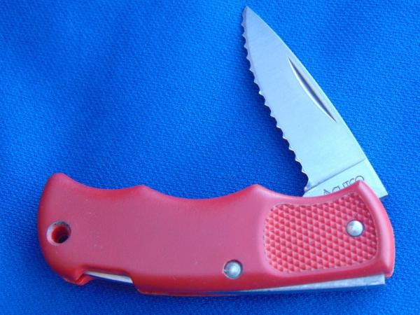 Rare Vintage USA Made Cutco 1886 RED LOCKBACK FOLDING POCKET KNIFE MADE IN USA, SERRATED EDGE. CUTCO