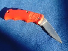 Rare Vintage USA Made Cutco 1886 RED LOCKBACK FOLDING POCKET KNIFE MADE IN USA, SERRATED EDGE. CUTCO