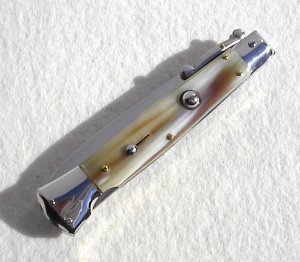 NOS 1980's ITALIAN STILETTO 9" GENUINE BRAZILIAN HORN SWING GUARD LOCK BACK