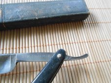 Vintage "New  Charmer) Dealers Sales Corp Straight Razor