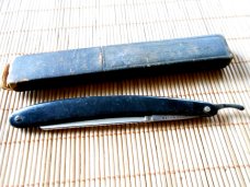 Vintage "New  Charmer) Dealers Sales Corp Straight Razor