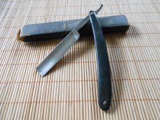 Vintage "New  Charmer) Dealers Sales Corp Straight Razor