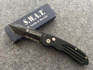 SMITH and WESSON Tanto Blade Auto NIB
