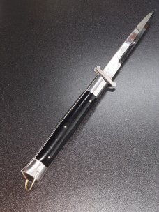 11" vintage rizzuto estilleto milano. 11" vintage rizzuto estilleto milano.