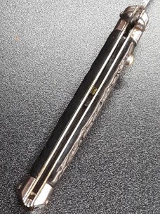 Vintage Shur Snap Bowtie Fishtail switchblade. Vintage Shur Snap Bowtie Fishtail switchblade.