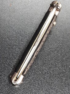 Vintage Shur Snap Bowtie Fishtail switchblade. Vintage Shur Snap Bowtie Fishtail switchblade.