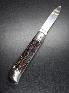 Linder Rostfrei Lever lock knife. 