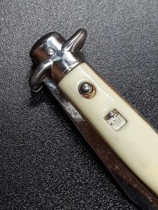 Vintage Shur Snap Bowtie Fishtail switchblade. Vintage Shur Snap Bowtie Fishtail switchblade.