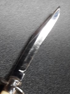 Vintage Shur Snap Bowtie Fishtail switchblade. Vintage Shur Snap Bowtie Fishtail switchblade.