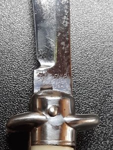 Vintage Shur Snap Bowtie Fishtail switchblade. Vintage Shur Snap Bowtie Fishtail switchblade.