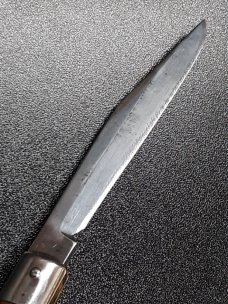 Vintage Shur Snap Fishtail switchblade. Vintage Shur Snap Fishtail switchblade.