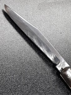 Vintage Shur Snap Fishtail switchblade. Vintage Shur Snap Fishtail switchblade.