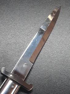 8 3/4" vintage rizzuto estilleto milano. 8 3/4" vintage rizzuto estilleto milano.
