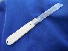 Schrade N.Y. USA Made, 3-3/4" 175 Sheepsfoot Pruner Jack Knife Draper Felt Advertising on scales. Schrade N.Y. USA Made, 3-3/4" 175 Sheepsfoot Pruner Jack Knife Draper Felt Advertising on scales.
