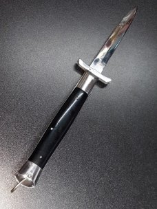 10 3/4" vintage rizzuto estilleto milano batwing. 