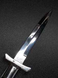 10 3/4" vintage rizzuto estilleto milano batwing. 