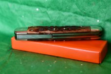 "I Can Dig Gold From Quartz" Whittler Brown Bone 1980's # 17/600 (?) Lock-back main Blade "I Can Dig Gold From Quartz" Whittler Brown Bone 1980's # 17/600 (?) Lock-back main Blade