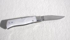 NEW OLD STOCK 2011 AUTO A.G.A. CAMPOLIN WHITE ACRYLIC PEARL HUMPBACK LOCKBACK 