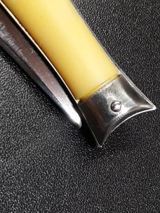 Vintage Shur Snap Fishtail switchblade. Vintage Shur Snap Fishtail switchblade.