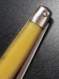 Vintage Shur Snap Fishtail switchblade. Vintage Shur Snap Fishtail switchblade.