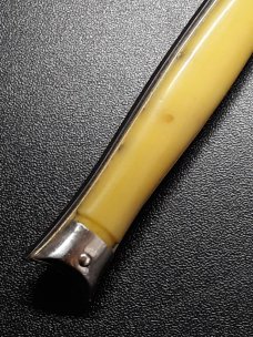 Vintage Shur Snap Fishtail switchblade. Vintage Shur Snap Fishtail switchblade.