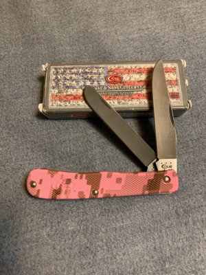 Case Pink Camo Trapper 