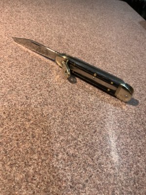 Hubertus Bluegray Bone Switchblade
