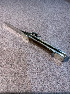 Hubertus Brown Bone Switchblade