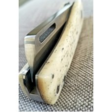 K'roo Custom Giraffe Bone Chunky Frank, 3.75" closed,N690,w/COA, K'roo Custom Giraffe Bone Chunky Frank, 3.75" closed,N690,w/COA,
