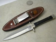 Case XX SS USA 10 Dot (1980) Wood P62-4 1/2 Boot Hunter Fixed Blade Sheath Knife in Box Case XX SS USA 10 Dot (1980) Wood P62-4 1/2 Boot Hunter Fixed Blade Sheath Knife in Box