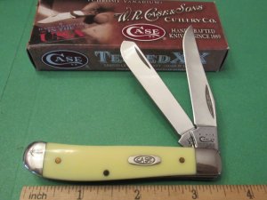 Case XX 2011 Yellow Mini Trapper 