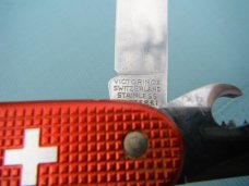 Victorinox Swiss Army Farmer Pocket Knife, Red Alox, Ribbed. Victorinox Swiss Army Farmer Pocket Knife, Red Alox, Ribbed.