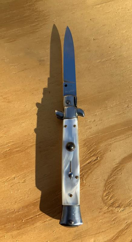 8" Italian Stiletto With Bolster Release