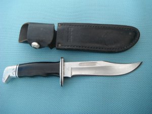 Buck USA 119 FIXED BLADE HUNTING SKINNING KNIFE. Original Sheath.  Made 1972-1986. MADE IN USA!!!