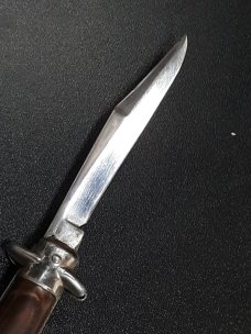 Vintage Shur Snap Bowtie Fishtail switchblade. Vintage Shur Snap Bowtie Fishtail switchblade.