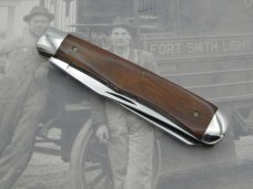 Queen Cutlery Rawhide Series No 4215, Trapper: 1983,