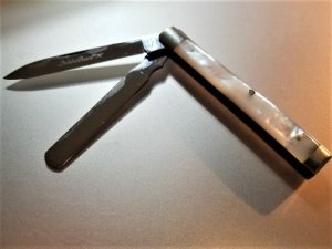 Queen Pearl #96 Doctors or Pharmacist Knife With Pill separator Spatula Blade