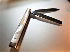Queen Pearl #96 Doctors or Pharmacist Knife With Pill separator Spatula Blade Queen Pearl #96 Doctors or Pharmacist Knife With Pill separator Spatula Blade