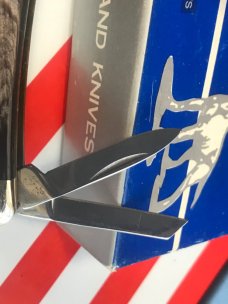 Vintage (HAND MADE) Bulldog Brand 3 Blade Whittler with Great Looking Buffalo Horn Handles & NOS Vintage (HAND MADE) Bulldog Brand 3 Blade Whittler with Great Looking Buffalo Horn Handles & NOS