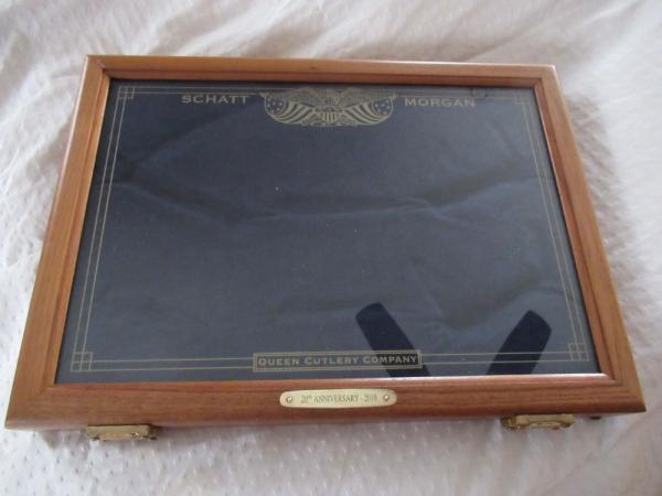 Schatt & Morgan 2010  Glass Display 