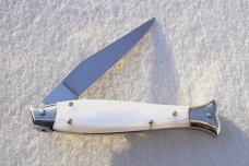 VINTAGE BELTRAME ACRYLIC PEARL 20CM FISH STYLE ( PICKLOCK ) NICKEL SILVER BOLSTERS ITALIAN STILETTO